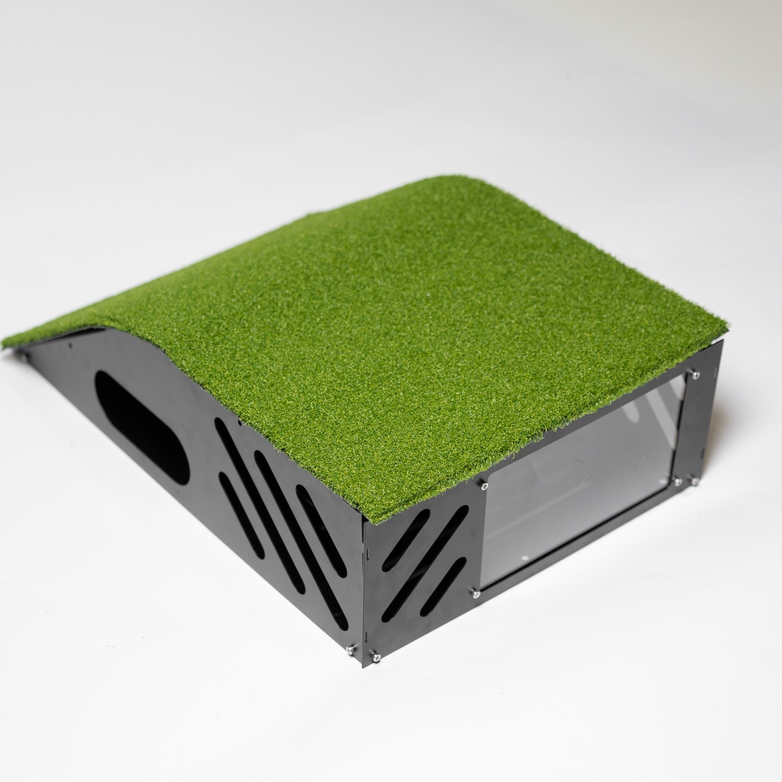 GolfBays Projektorgehäuse zur Bodenmontage, perfekt für den Indoor-Golfsimulator 