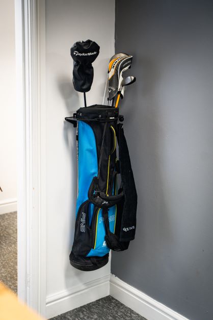 golf bag wall holder